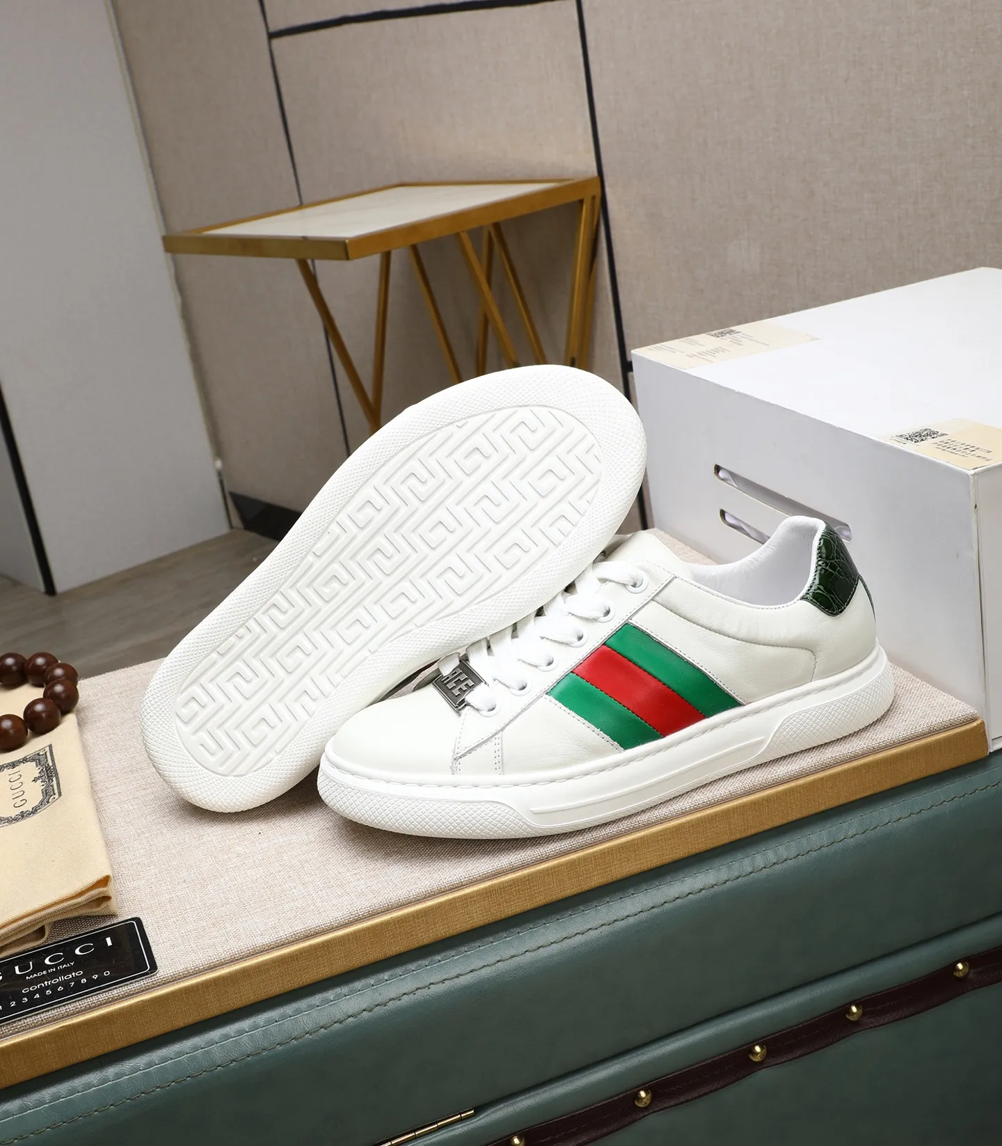 Men's clothing and shoes 💰500 (Gucci) The latest 🎁🎁 casual and fashionable men's shoes 👟 from the official website, hot style 💥 style is simple and elegant, exclusive for trendy men. Unique official website latest brand double G elements 👑 original Gucci decoration, fashionable and generous, original material original calfskin, ✅ fully imported first-layer pigskin lining, official website designated wear-resistant, lightweight original rubber casual outsole, counter classic model taken in kind, 38-44 black and white optional